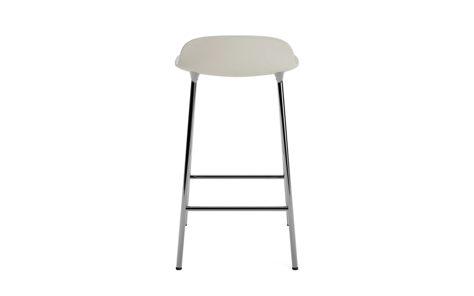 Erleben Sie den Form Barstuhl 65 cm in Hellgrau/Chrom von Normann Copenhagen – ein elegantes Designhighlight, das Komfort und Stil perfekt kombiniert.