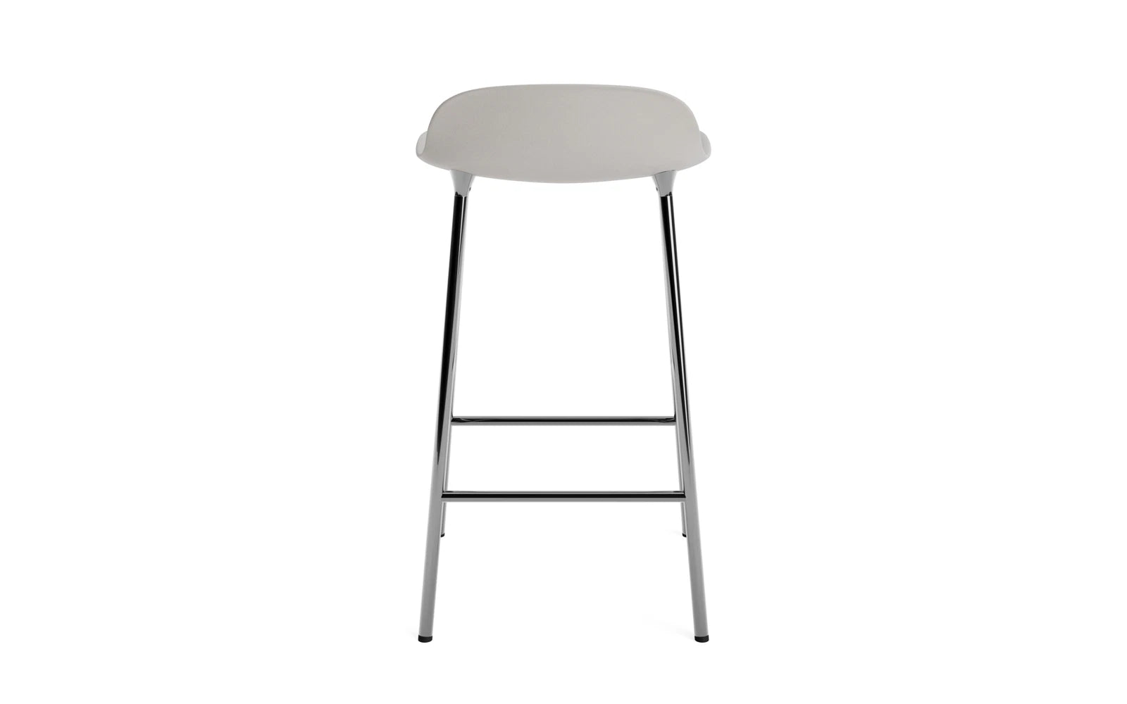 Erleben Sie den Form Barstuhl 65 cm in Warmem Grau/Chrom von Normann Copenhagen – die perfekte Kombination aus Eleganz und Funktionalität für Ihr Zuhause.