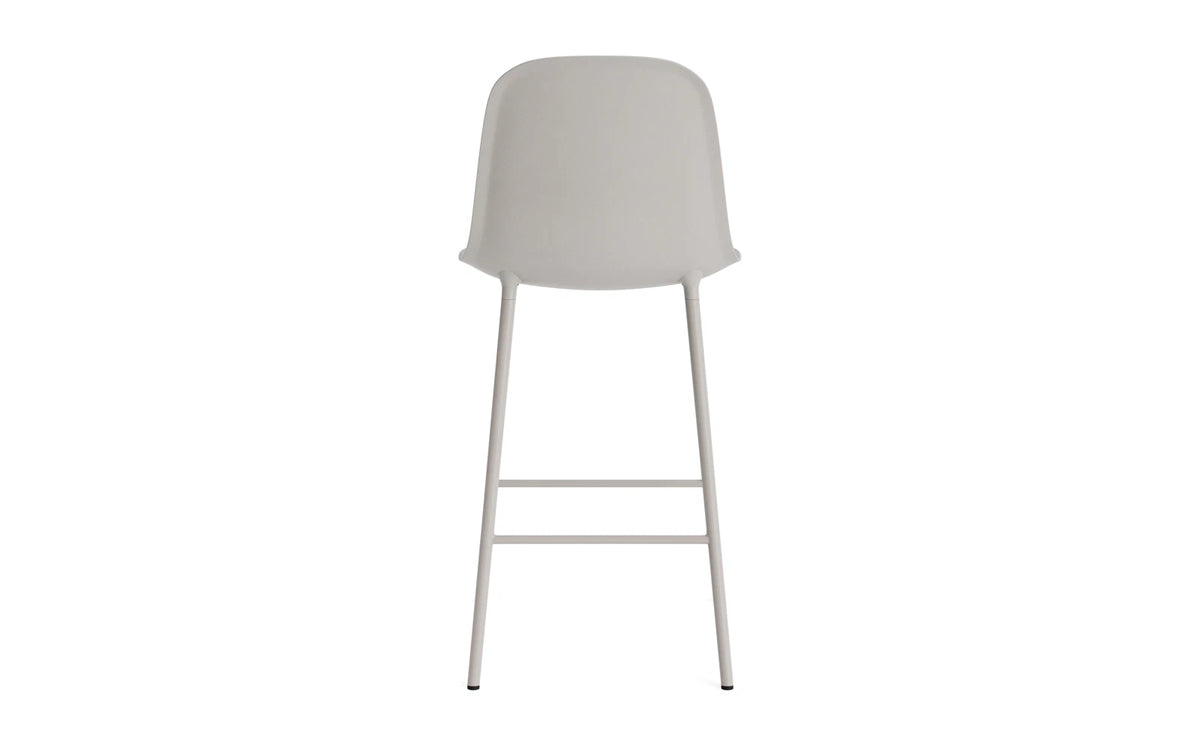Form Barstuhl 65 cm Stahl/ Warmes grau in Warmes grau präsentiert im Onlineshop von KAQTU Design AG. Barstuhl ist von Normann Copenhagen