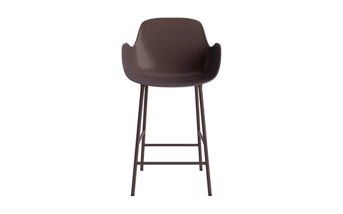 Form Barstuhl mit Armlehne 65 cm Stahl/Braun in Braun präsentiert im Onlineshop von KAQTU Design AG. Barstuhl ist von Normann Copenhagen