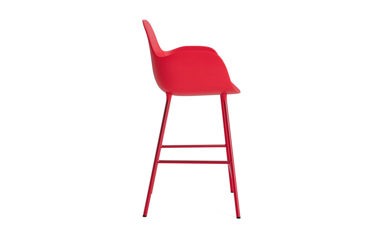 Setzen Sie mit dem Form Barstuhl in leuchtendem Rot von Normann Copenhagen einen modernen Akzent in Ihrer Einrichtung – perfekt für jede Bar oder Küche!