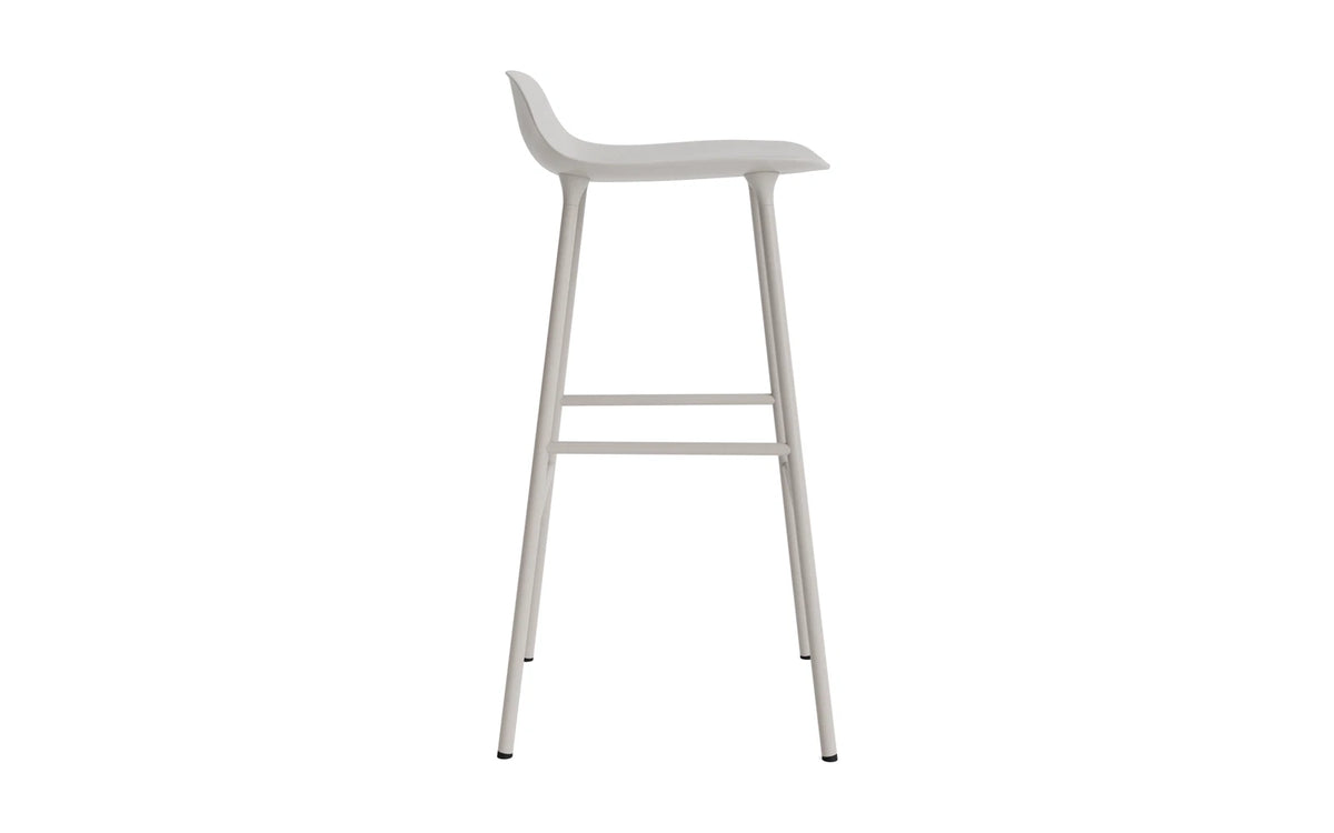 Form Barstuhl 75 cm Warmes Grau/Stahl in Warmes Grau präsentiert im Onlineshop von KAQTU Design AG. Barstuhl ist von Normann Copenhagen