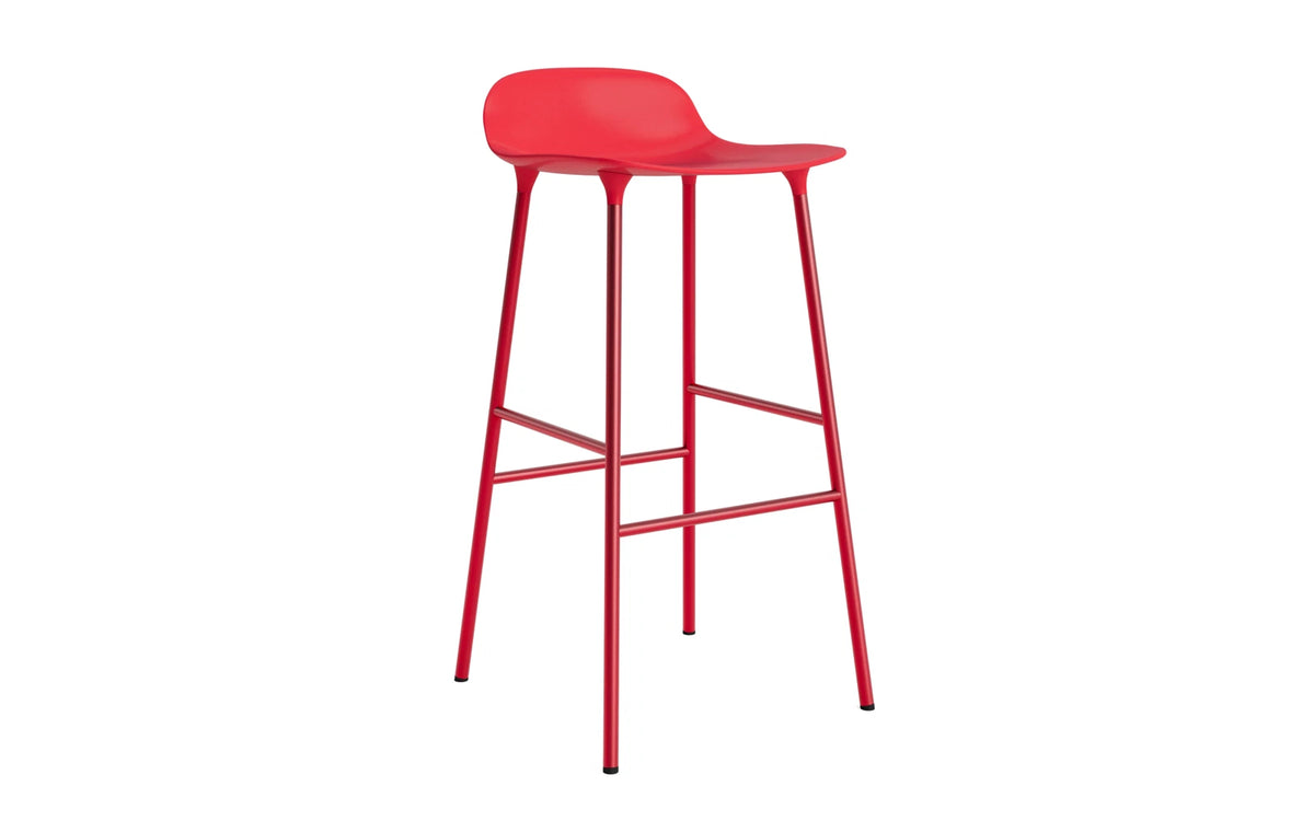 Form Barstuhl 75 cm Leuchtendes Rot/Stahl in Leuchtendes Rot präsentiert im Onlineshop von KAQTU Design AG. Barstuhl ist von Normann Copenhagen