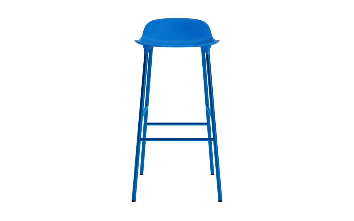 Form Barstuhl 75 cm Leuchtendes Blau/Stahl in Leuchtendes Blau präsentiert im Onlineshop von KAQTU Design AG. Barstuhl ist von Normann Copenhagen