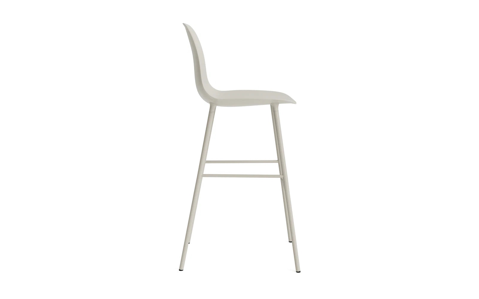 Entdecken Sie den eleganten Form Barstuhl 75 cm in Hellgrau von Normann Copenhagen. Ideal für moderne Räume, bietet er Komfort und zeitloses Design.