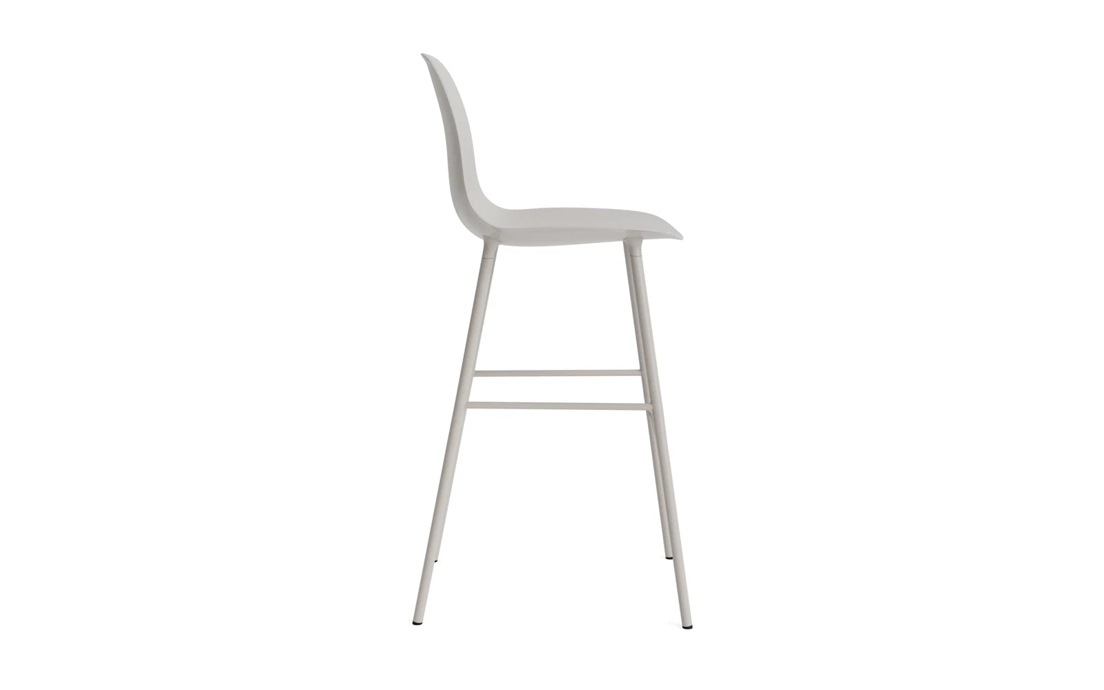 Entdecken Sie den Form Barstuhl 75 cm von Normann Copenhagen in warmem Grau – ein elegantes Möbelstück, das Funktionalität und zeitloses Design vereint.