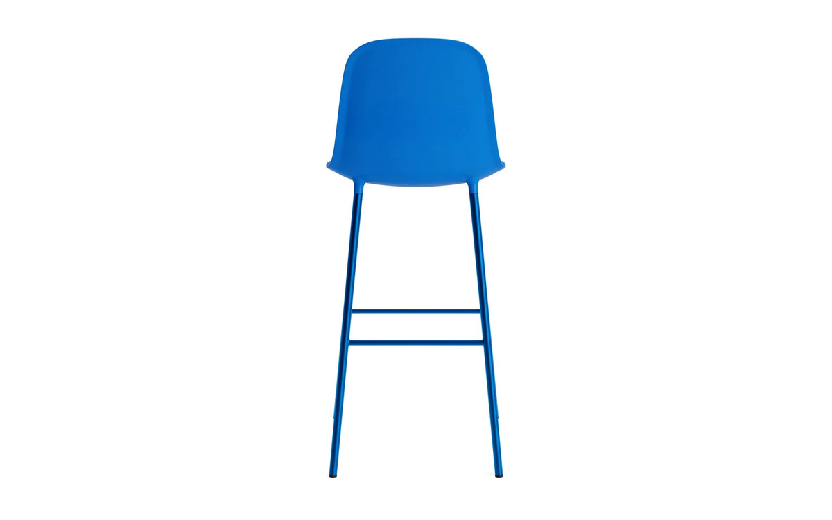 Form Barstuhl 75 cm Stahl Leuchtendes Blau in Leuchtendes Blau präsentiert im Onlineshop von KAQTU Design AG. Barstuhl ist von Normann Copenhagen