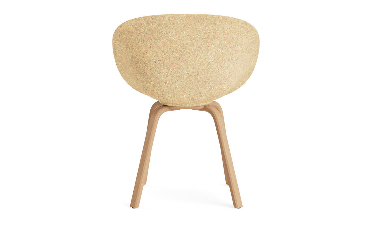 Mat Lehnstuhl Buchenholz in Hanffasern präsentiert im Onlineshop von KAQTU Design AG. Stuhl mit Armlehne ist von Normann Copenhagen