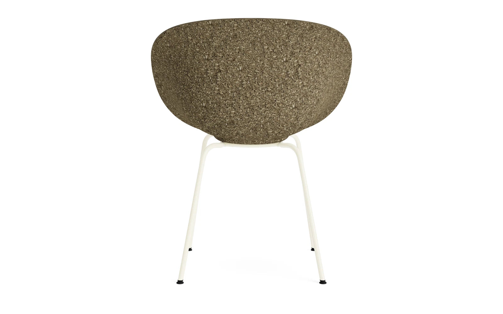 Erleben Sie den Mat Lehnstuhl in Creme von Normann Copenhagen – ein eleganter, umweltfreundlicher Stuhl aus Hanf und Seegras, der Komfort und Stil vereint.