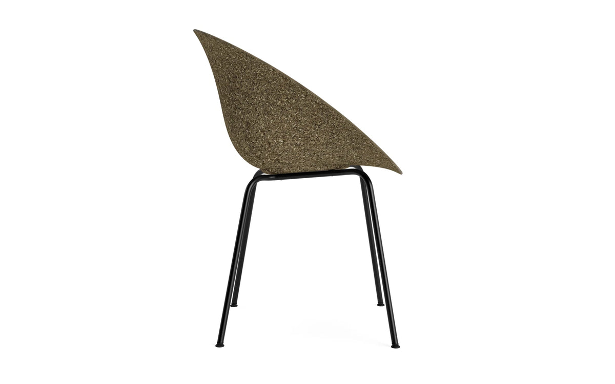 Mat Lehnstuhl schwarzes Stahl Seegras in Seegras präsentiert im Onlineshop von KAQTU Design AG. Stuhl mit Armlehne ist von Normann Copenhagen