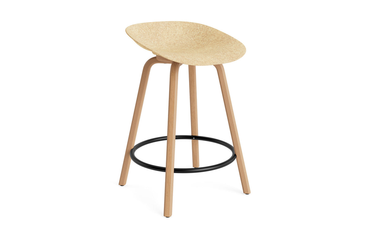 Mat Barstuhl 65 cm Buchenholz/schwarz in Hanffasern präsentiert im Onlineshop von KAQTU Design AG. Barstuhl ist von Normann Copenhagen