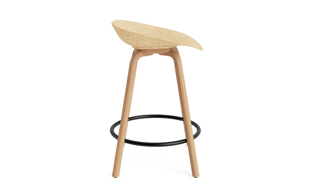 Mat Barstuhl 65 cm Buchenholz/schwarz in Hanffasern präsentiert im Onlineshop von KAQTU Design AG. Barstuhl ist von Normann Copenhagen