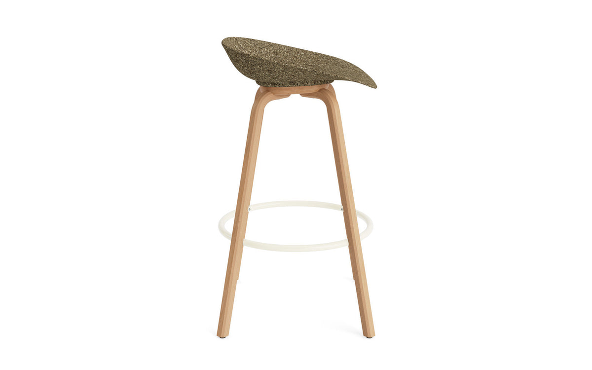 Mat Barstuhl 75 cm Buchenholz/creme in Seegras präsentiert im Onlineshop von KAQTU Design AG. Barstuhl ist von Normann Copenhagen
