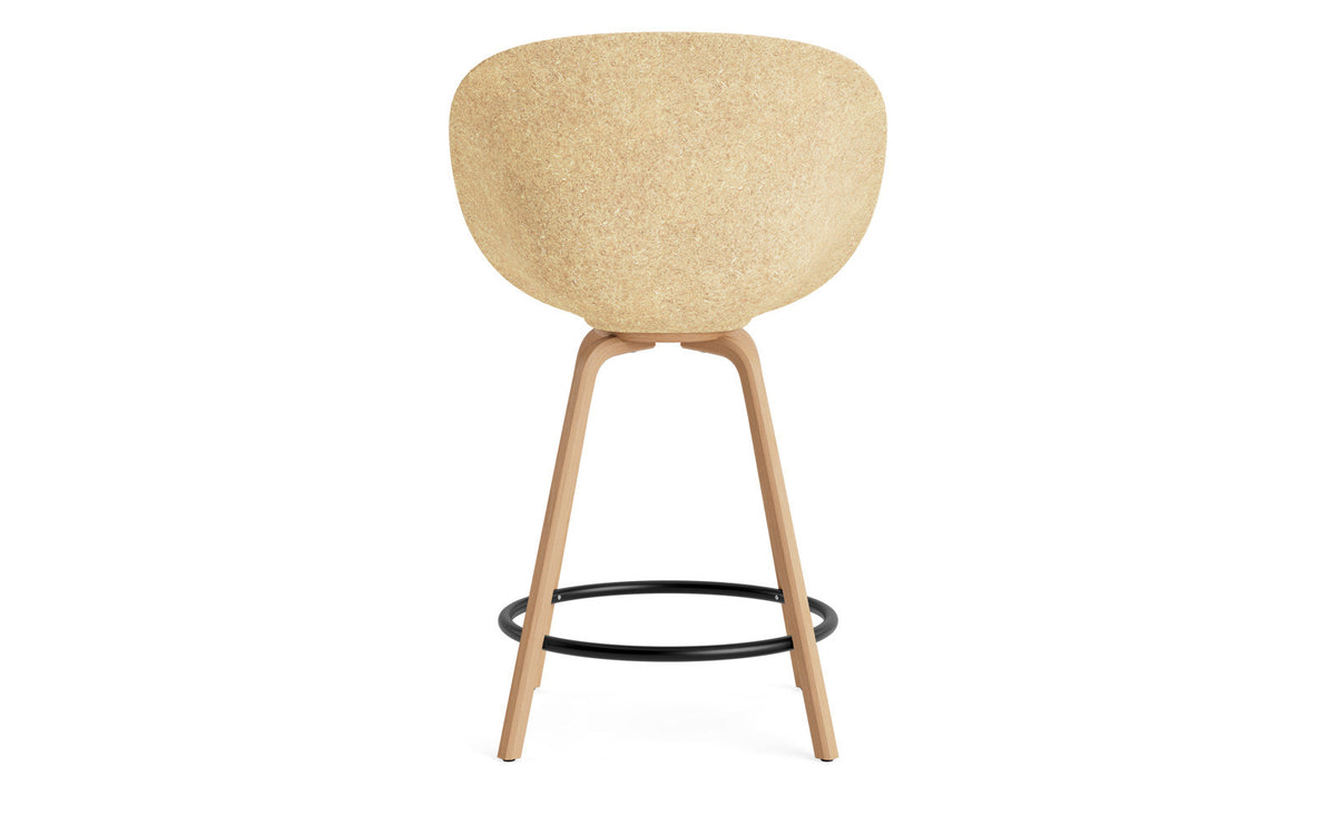 Mat Barstuhl mit Armlehne 65 cm Buchenholz/schwarz in Hanffasern präsentiert im Onlineshop von KAQTU Design AG. Barstuhl ist von Normann Copenhagen