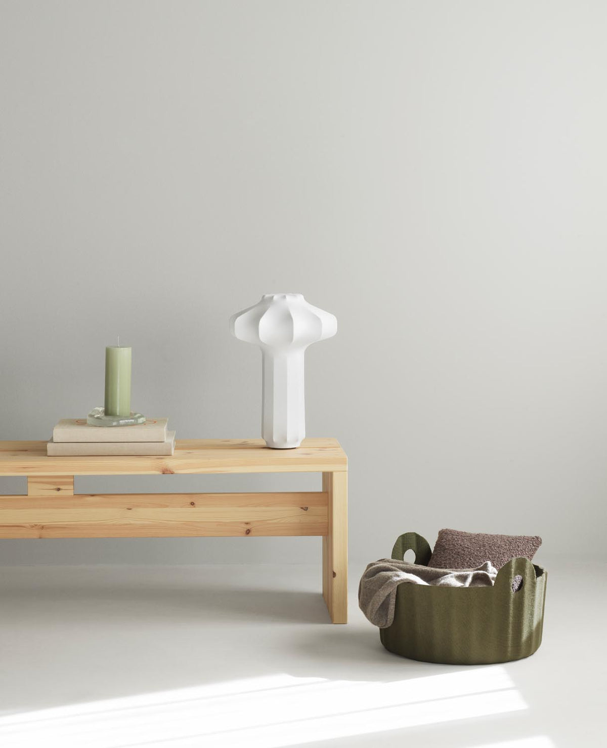 Colu Basket in Olive präsentiert im Onlineshop von KAQTU Design AG. Büromaterial ist von Normann Copenhagen