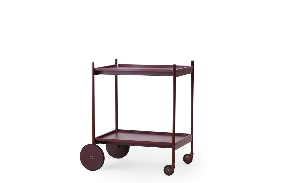 Schwarzer Servierwagen aus pulverbeschichtetem Stahl und MDF mit zwei herausnehmbaren Tabletts und vier Rollen, Design von Simon Legald.