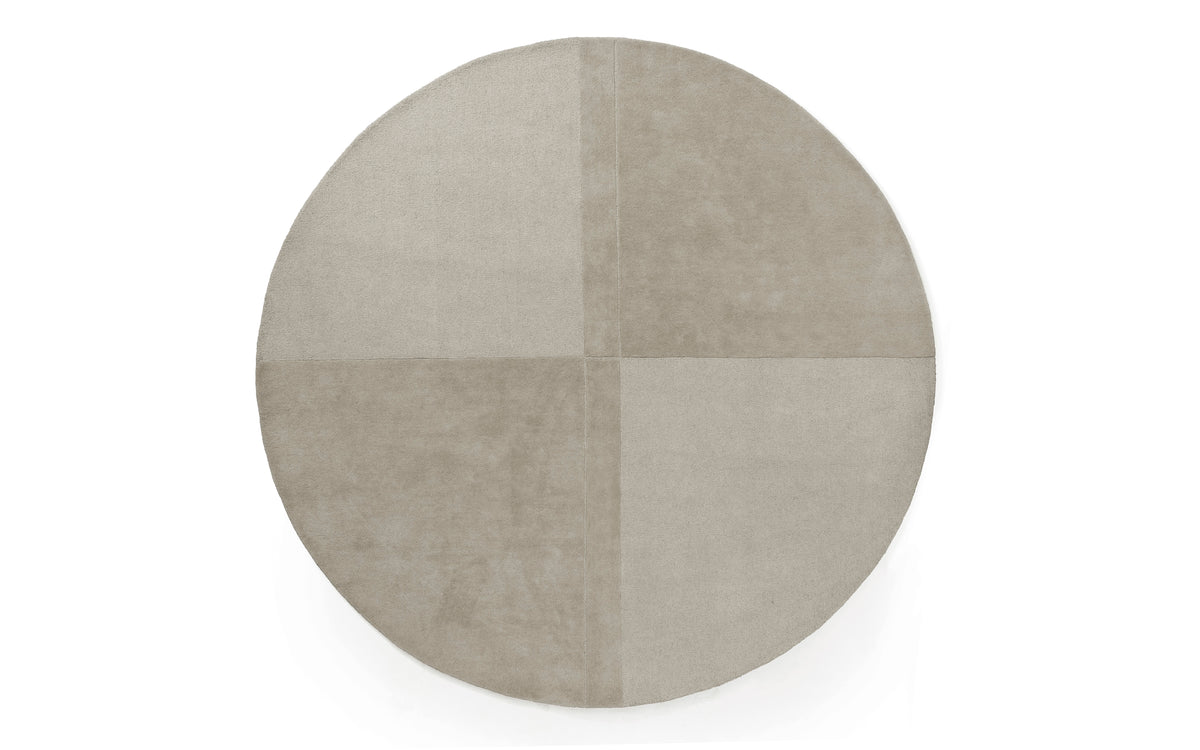 Level Teppich Ø280 cm in Warm Grey präsentiert im Onlineshop von KAQTU Design AG. Teppich ist von Normann Copenhagen