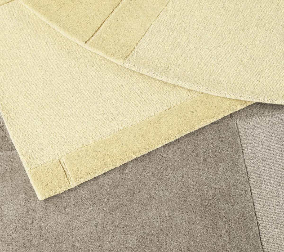 Level Teppich 250x350 cm in Warm Grey präsentiert im Onlineshop von KAQTU Design AG. Teppich ist von Normann Copenhagen