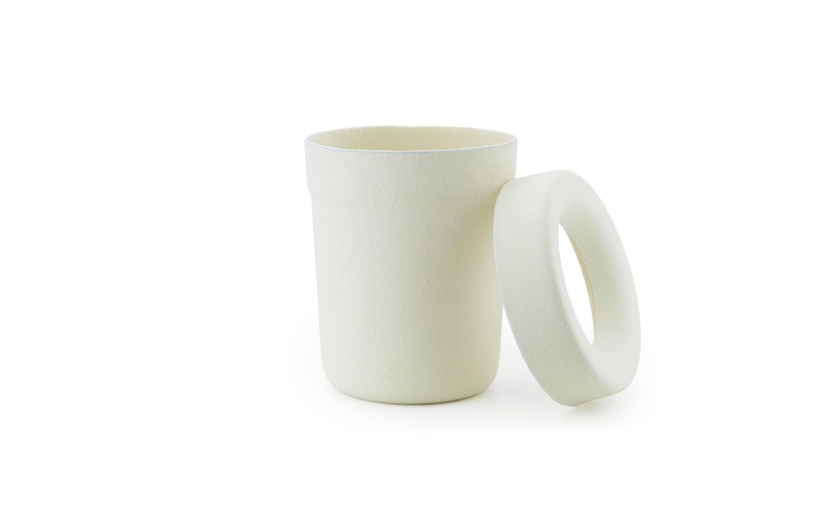 Hide Office Papierkorb in Cream präsentiert im Onlineshop von KAQTU Design AG. Papierkorb ist von Normann Copenhagen
