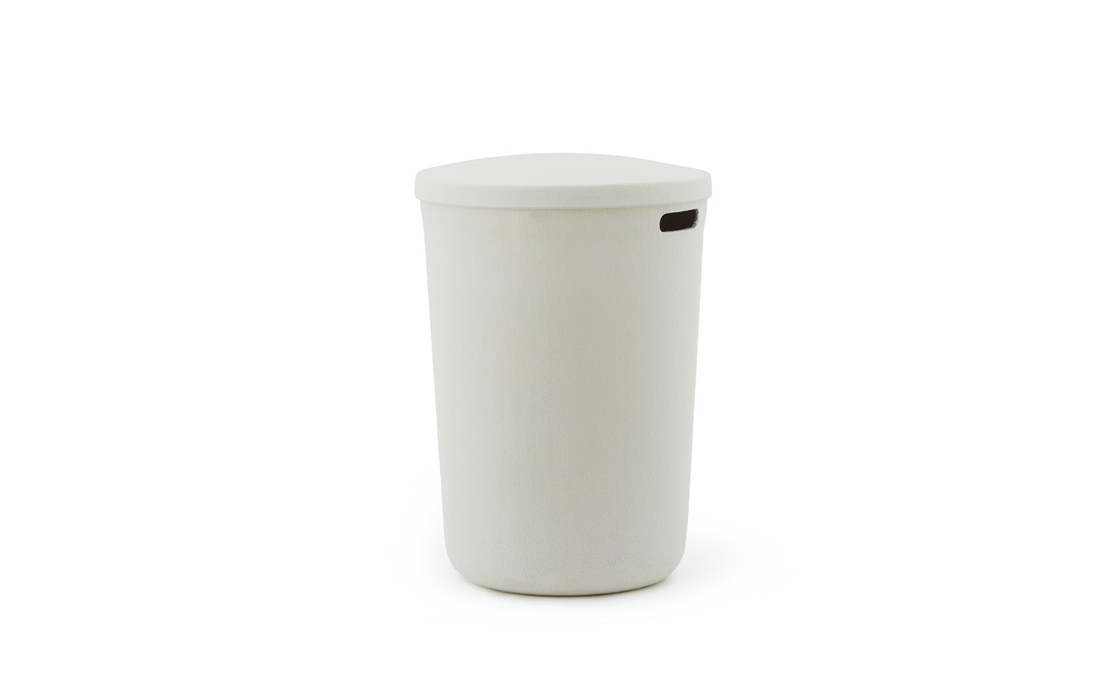 Hide Laundry Basket in Cream präsentiert im Onlineshop von KAQTU Design AG. Wäschekorb ist von Normann Copenhagen