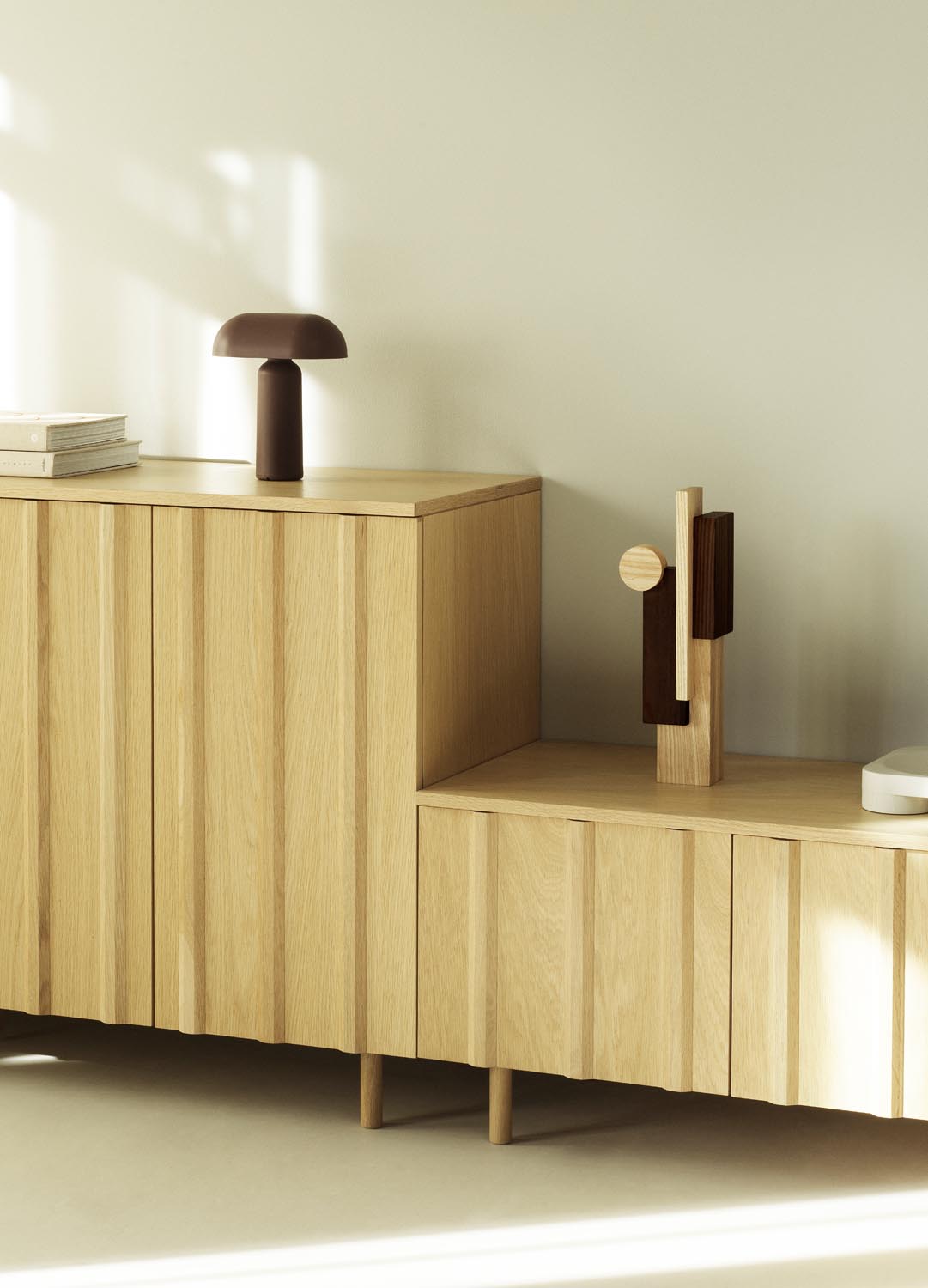 Join Sculpture Large in Ash/Carbonized Ash präsentiert im Onlineshop von KAQTU Design AG. Kunstgegenstände ist von Normann Copenhagen