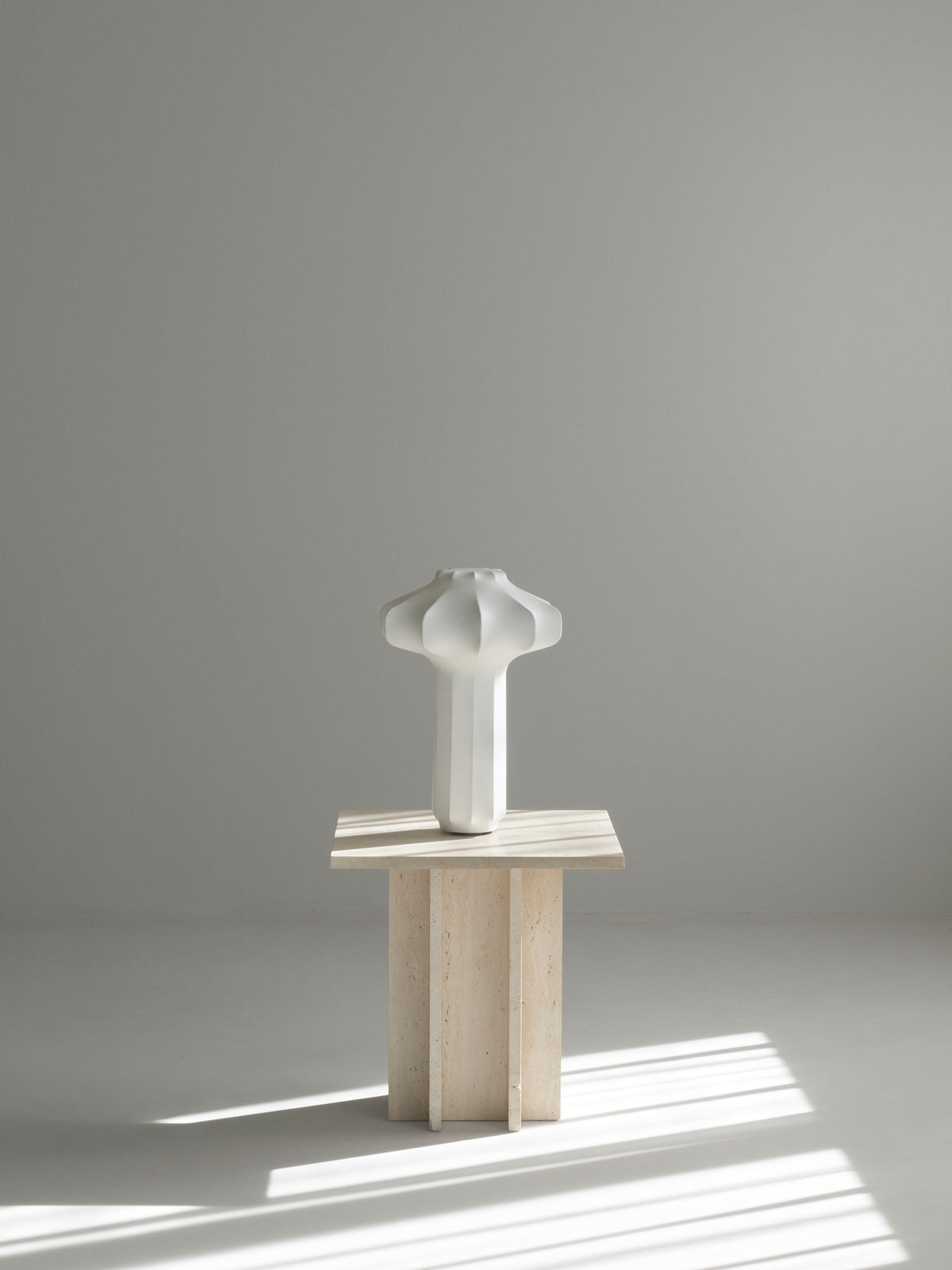Phantom Leuchte in Table Lamp präsentiert im Onlineshop von KAQTU Design AG. Stehleuchte ist von Normann Copenhagen