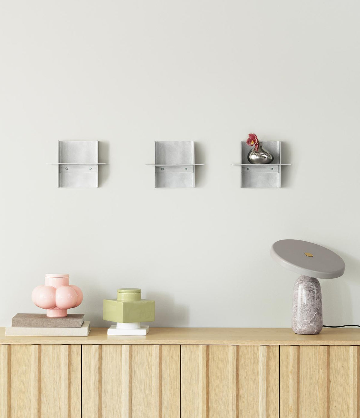 Alu Regal 25 cm in Aluminum präsentiert im Onlineshop von KAQTU Design AG. Wandregal ist von Normann Copenhagen