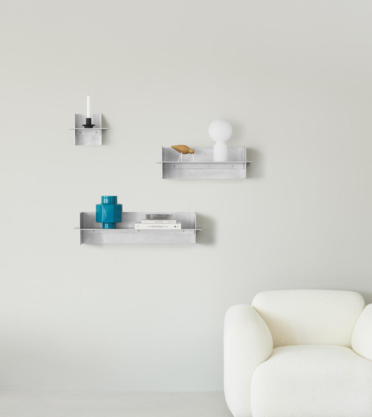Alu Regal 25 cm in Aluminum präsentiert im Onlineshop von KAQTU Design AG. Wandregal ist von Normann Copenhagen