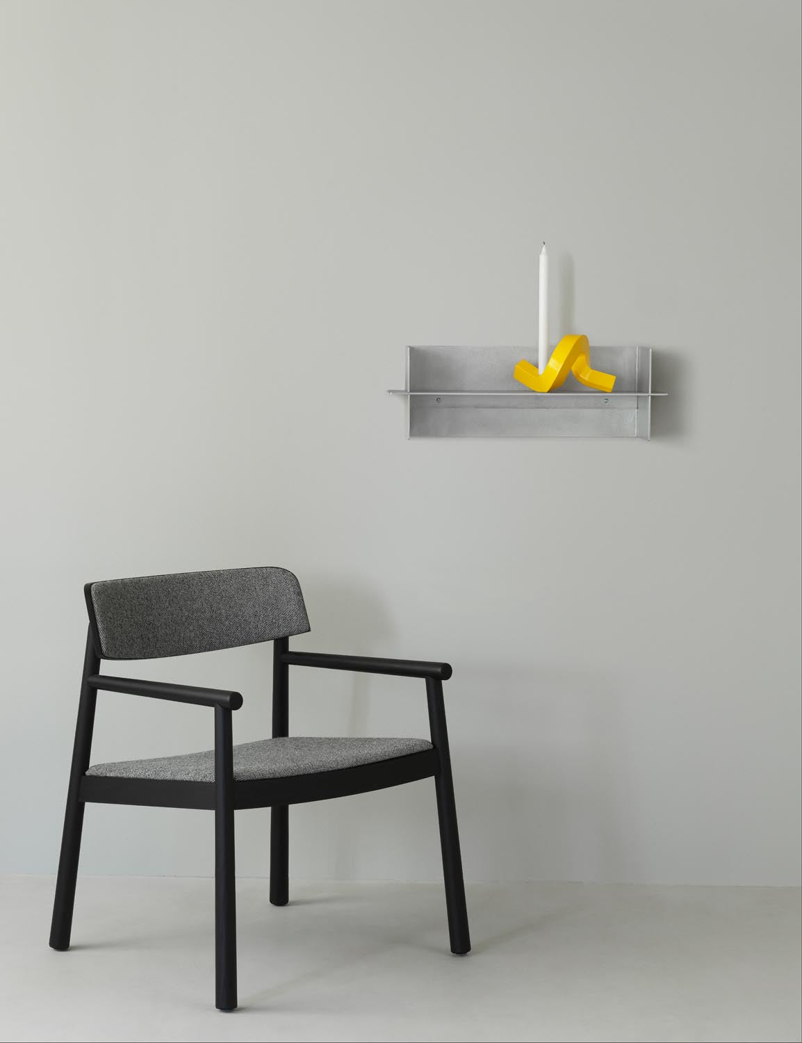 Alu Regal 60 cm in Aluminum präsentiert im Onlineshop von KAQTU Design AG. Wandregal ist von Normann Copenhagen