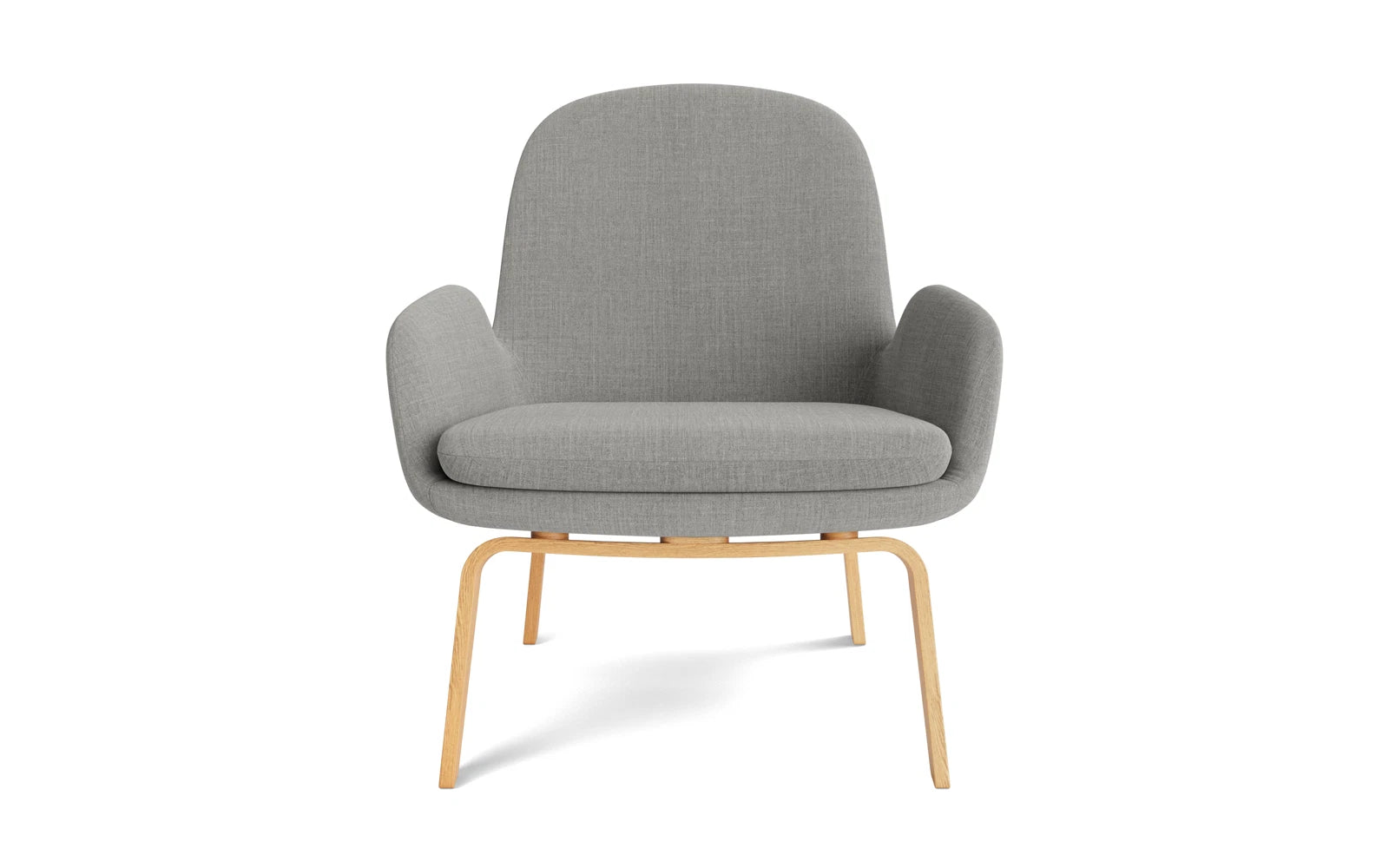 Genießen Sie den Era Lounge-Sessel von Normann Copenhagen: Niedriges Design aus Eiche für zeitlose Eleganz und höchsten Komfort.