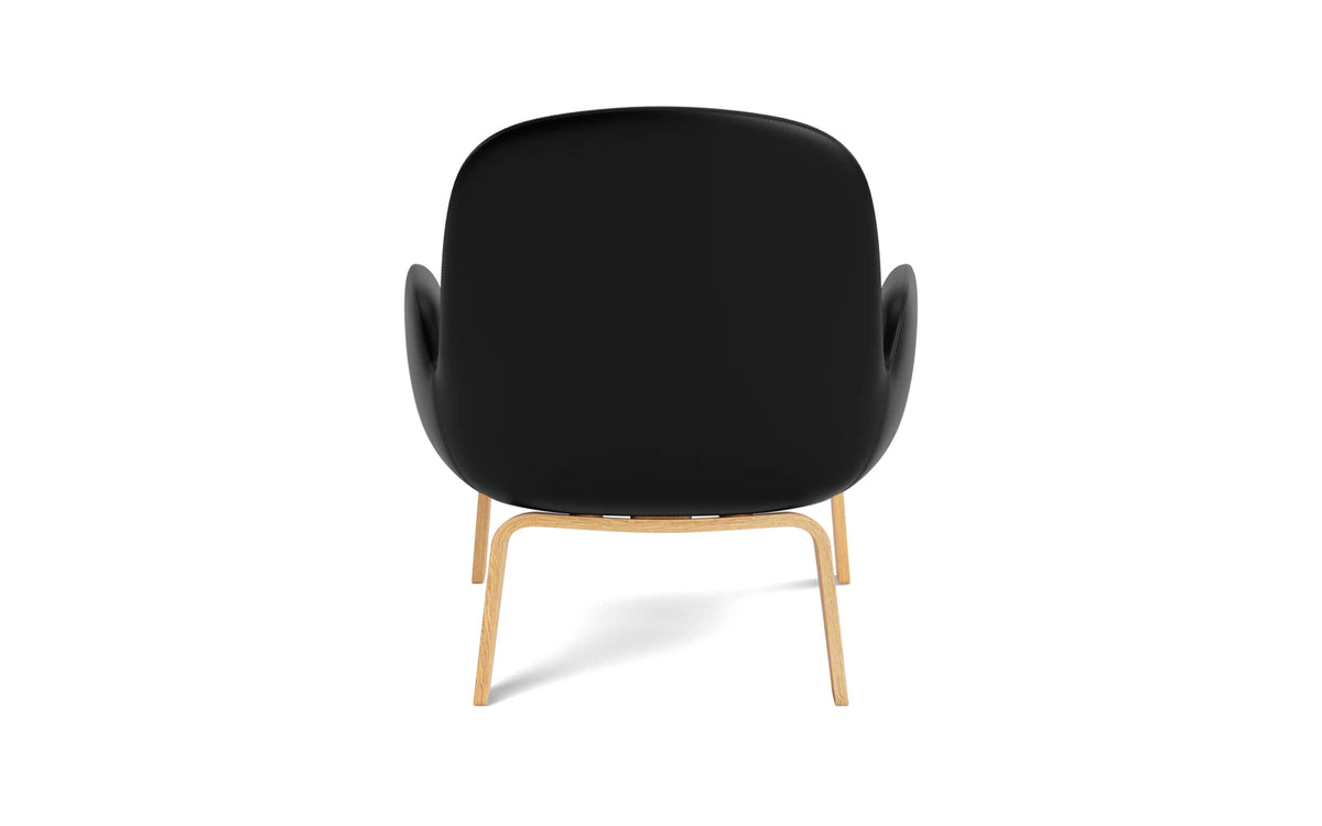 Era Lounge-Sessel niedrig Eiche Ultra in Ultra 41599 präsentiert im Onlineshop von KAQTU Design AG. Sessel ist von Normann Copenhagen