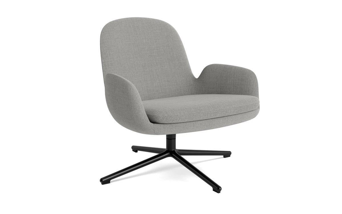 Era Lounge-Sessel niedrig mit Drehgestell schwarzes Aluminium Remix in Remix 133 präsentiert im Onlineshop von KAQTU Design AG. Drehsessel ist von Normann Copenhagen