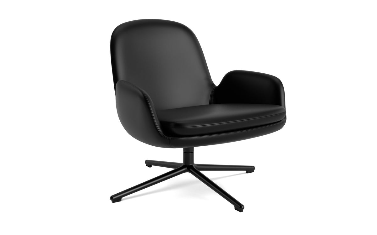 Era Lounge-Sessel niedrig mit Drehgestell in Ultra Leder präsentiert im Onlineshop von KAQTU Design AG. Sessel ist von Normann Copenhagen