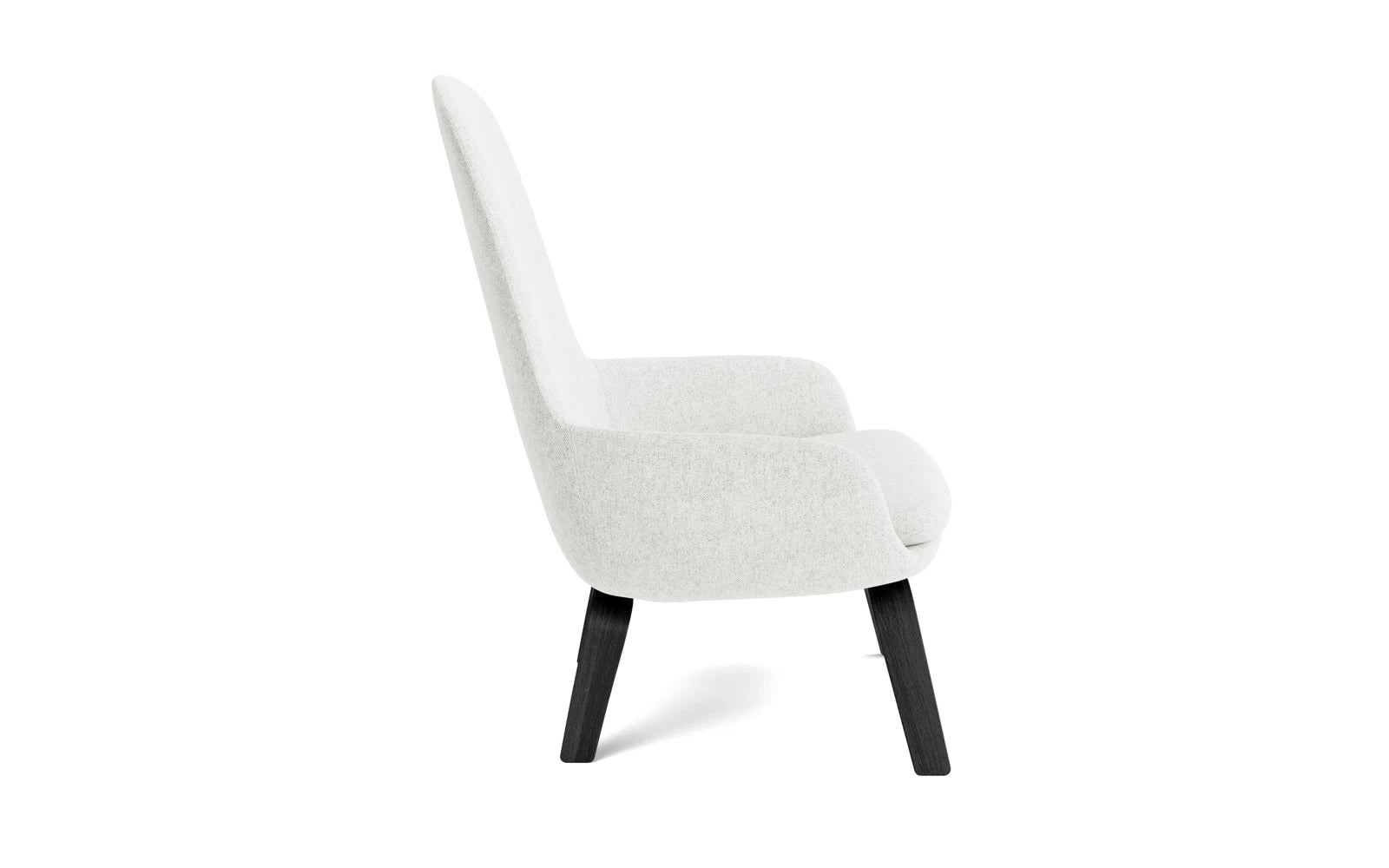 Erleben Sie den Era Lounge-Sessel hoch in edler schwarzer Eiche und feinstem Hallingdal-Stoff – ein zeitloses Designhighlight für Ihr Zuhause.