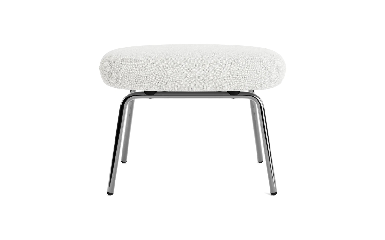 Erleben Sie den Era Fusshocker Chrom Hallingdal von Normann Copenhagen – ein elegantes Möbelstück, das Funktionalität und modernes Design harmonisch verbindet.