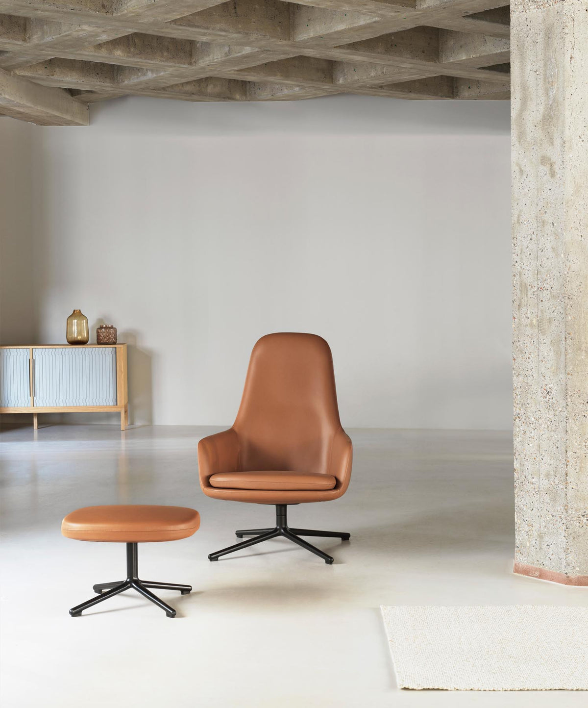Era Fusshocker Chrom Hallingdal in Hallingdal 110 präsentiert im Onlineshop von KAQTU Design AG. Ottoman ist von Normann Copenhagen