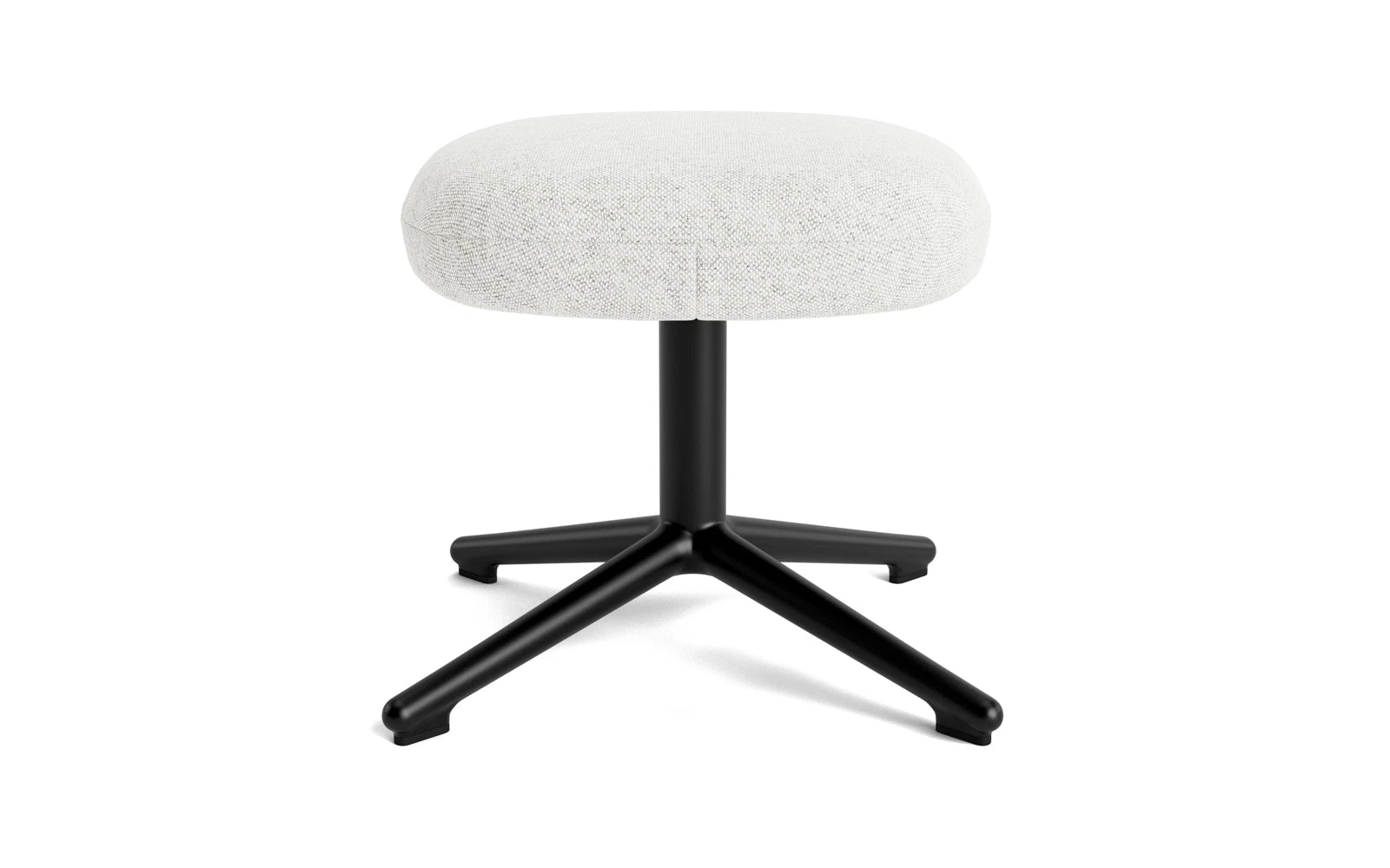 Entdecken Sie den Era Fusshocker Swivel von Normann Copenhagen – ein eleganter Hocker aus schwarzem Aluminium und feinem Hallingdal-Stoff, der Komfort und Stil vereint.