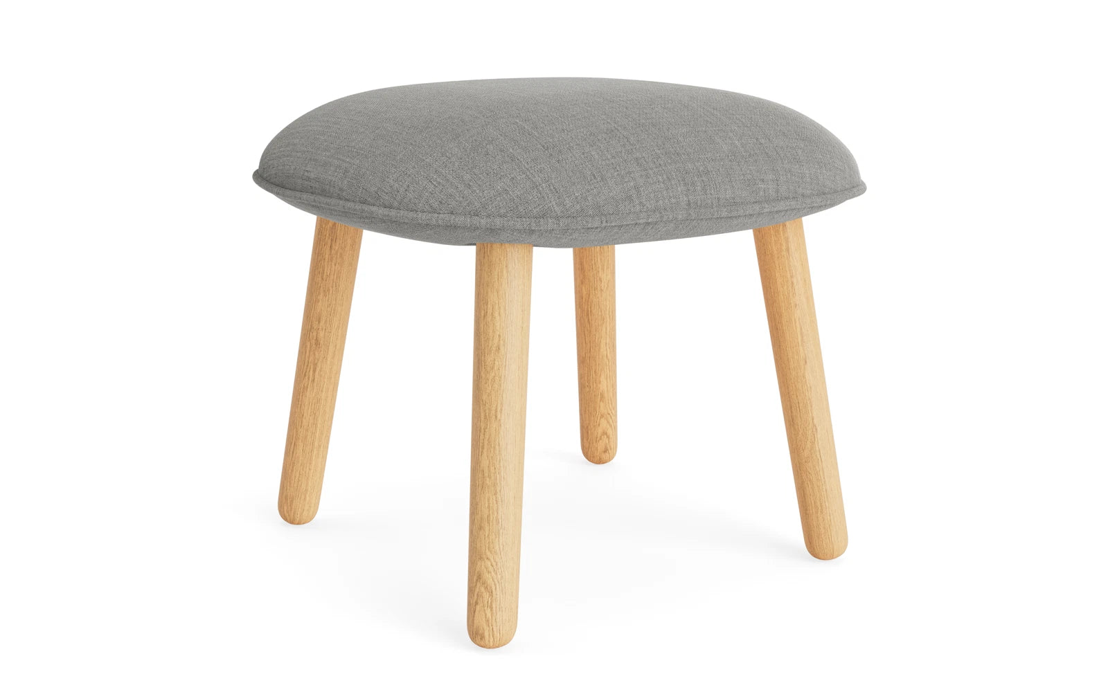 Ace Fusshocker Eiche Remix in Remix 133 präsentiert im Onlineshop von KAQTU Design AG. Ottoman ist von Normann Copenhagen