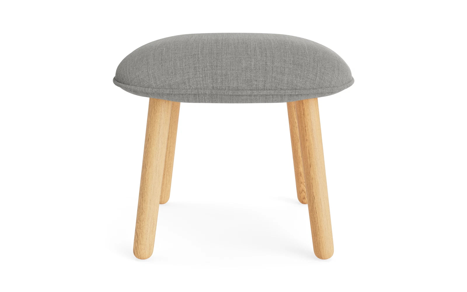 Erleben Sie den Ace Fusshocker Eiche Remix von Normann Copenhagen – ein elegantes Möbelstück, das Funktionalität und urbanen Stil harmonisch verbindet.