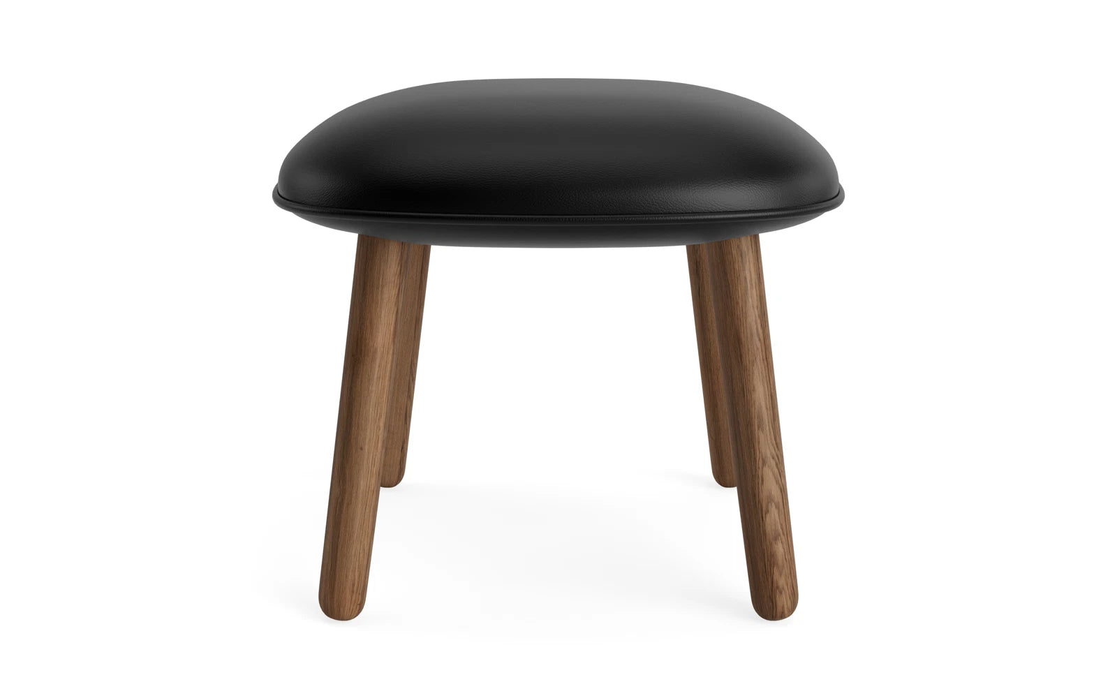 Entdecken Sie den Ace Fusshocker Gebeizte Eiche Ultra – ein stilvoller Hocker, der Komfort und modernes skandinavisches Design für urbane Wohnräume bietet.