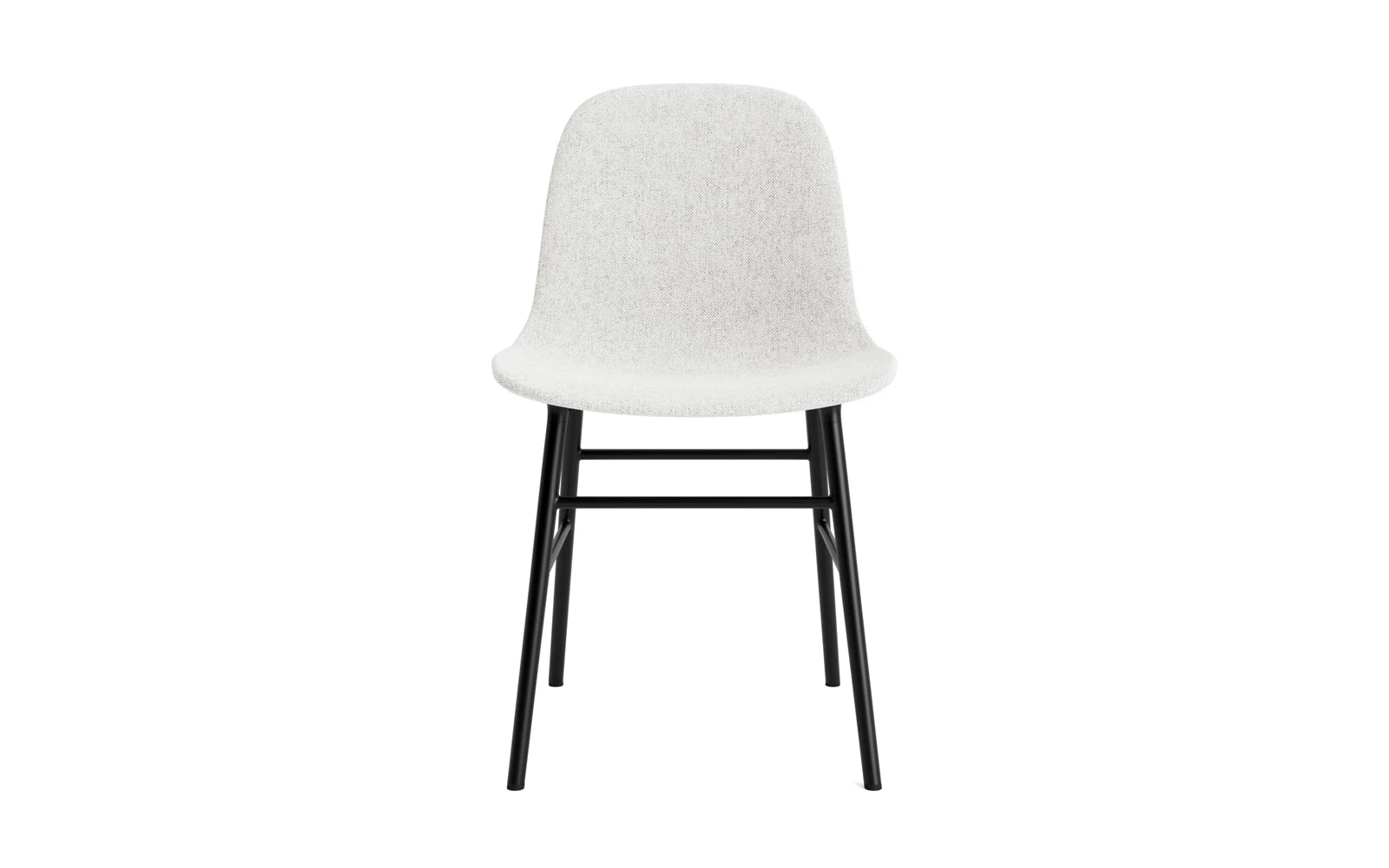 Erleben Sie den Form Stuhl von Normann Copenhagen: elegantes Design, gepolstert in Schwarz, mit robustem Stahlrahmen und luxuriösem Hallingdal-Stoff.