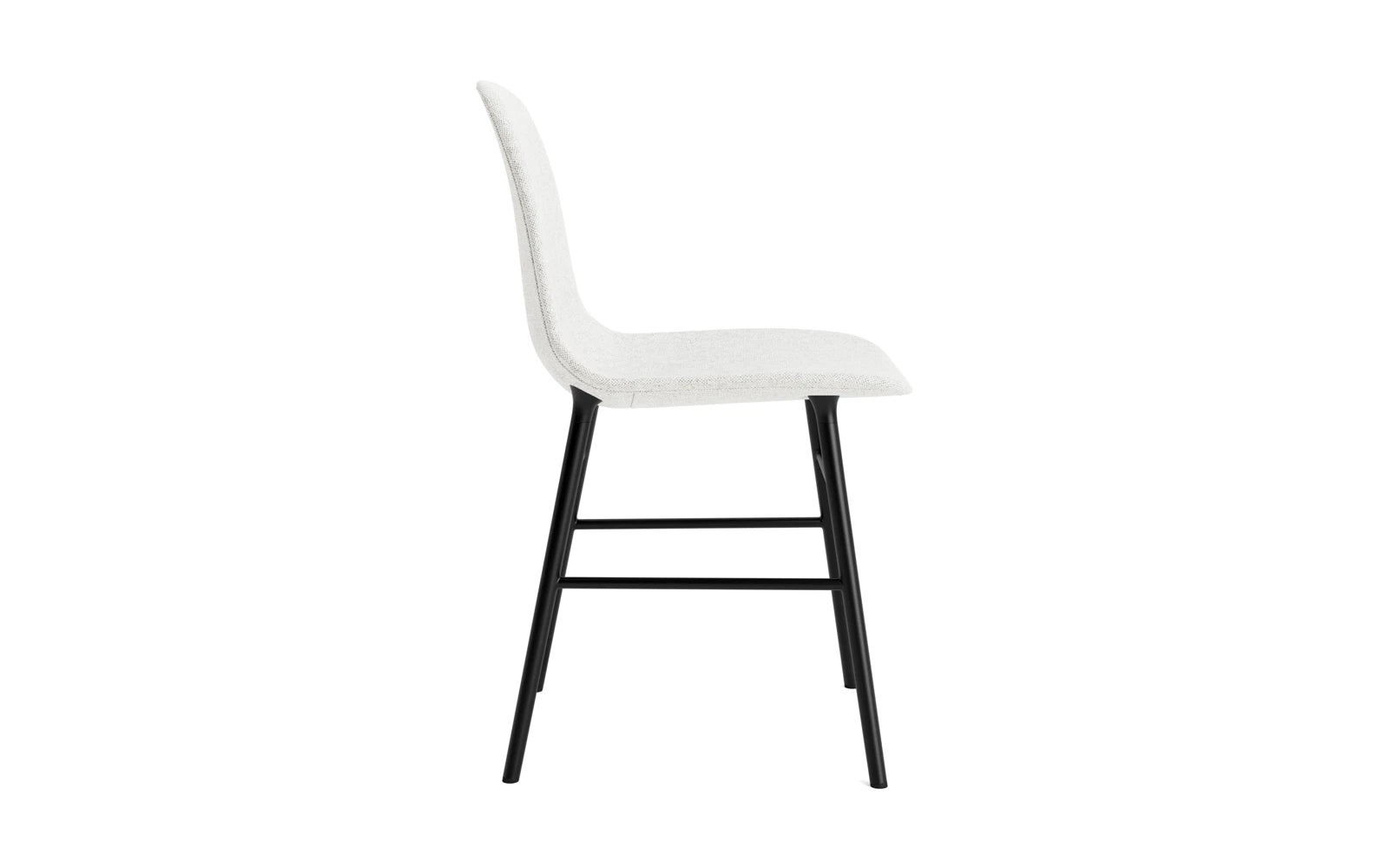 Entdecken Sie den Form Stuhl von Normann Copenhagen: stilvolles, gepolstertes Design in Schwarz, ideal für jeden Raum und höchsten Komfort.