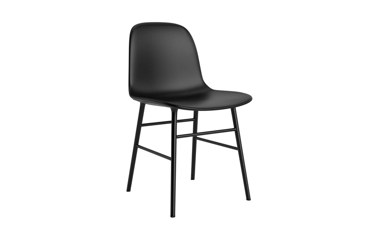 Form Stuhl gepolstert Schwarz Stahl Ultra in Ultra 41599 präsentiert im Onlineshop von KAQTU Design AG. Schalenstuhl ist von Normann Copenhagen