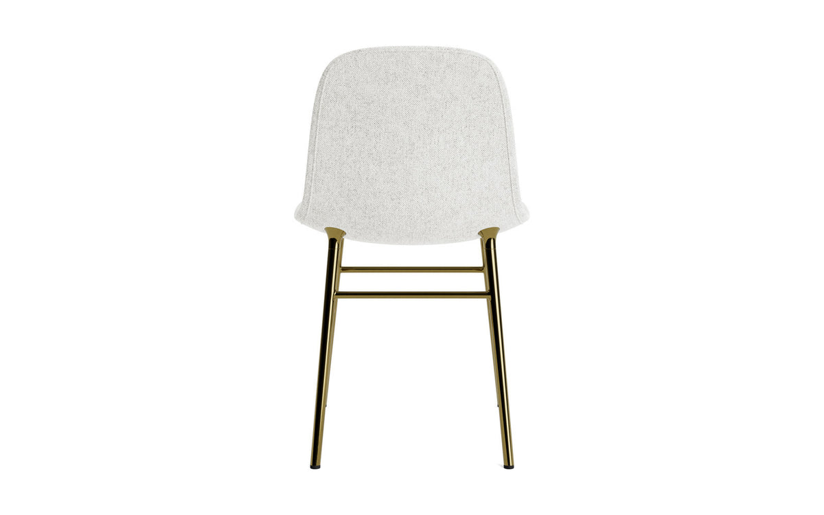 Form Stuhl gepolstert Messing Hallingdal in Hallingdal 110 präsentiert im Onlineshop von KAQTU Design AG. Stuhl ist von Normann Copenhagen