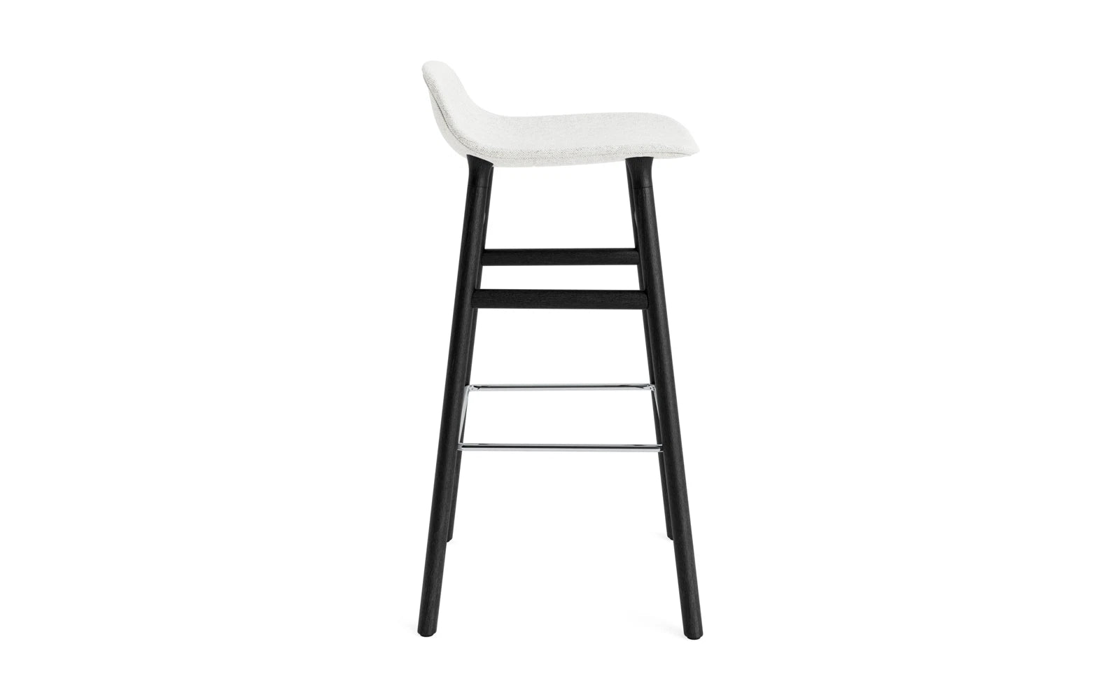 Entdecken Sie den Form Barstuhl 75 cm von Normann Copenhagen, gepolstert mit hochwertigem Hallingdal-Stoff, der stilvolles Design und Komfort vereint.