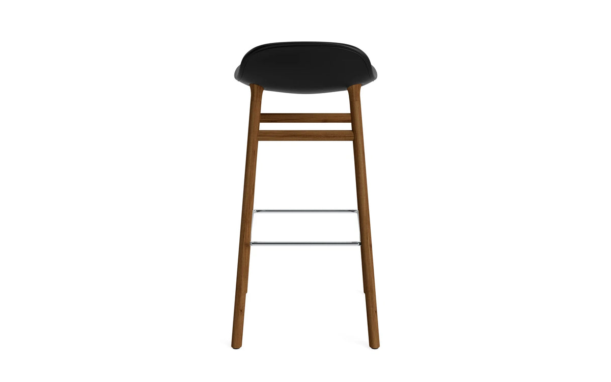 Form Barstuhl 75 cm gepolstert Walnuss Ultra in Ultra 41599 präsentiert im Onlineshop von KAQTU Design AG. Barstuhl ist von Normann Copenhagen