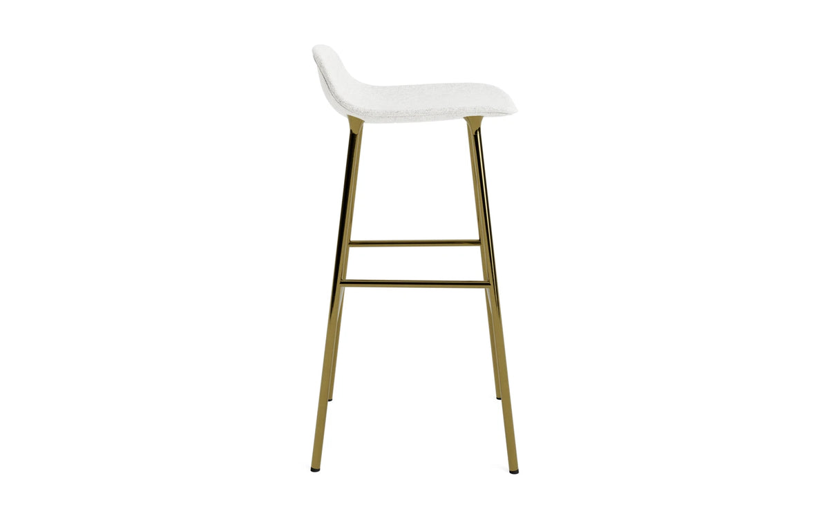 Form Barstuhl 75 cm gepolstert Messing Hallingdal in Hallingdal 110 präsentiert im Onlineshop von KAQTU Design AG. Barstuhl ist von Normann Copenhagen