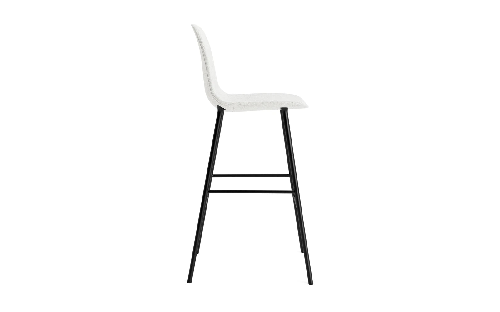 Entdecken Sie den Form Barstuhl 75 cm in elegantem Schwarz, gepolstert mit luxuriösem Hallingdal-Stoff von Normann Copenhagen – perfekter Komfort für Ihr Zuhause.