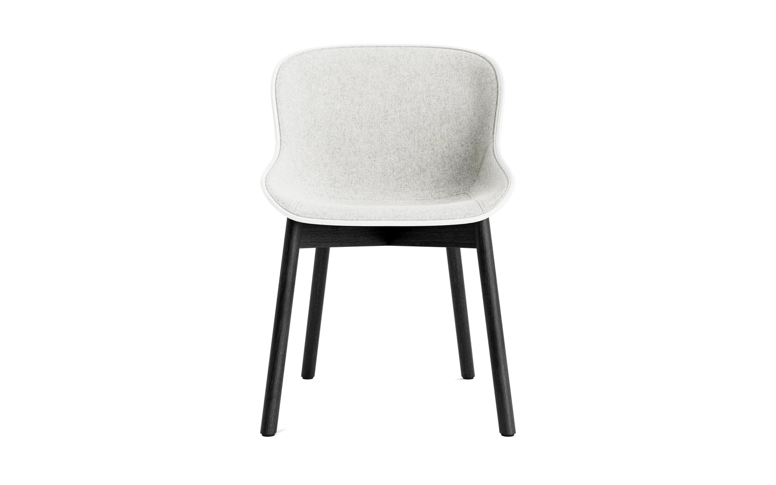 Erleben Sie den Hyg Stuhl von Normann Copenhagen: Elegante schwarze Eiche und komfortable Hallingdal-Polsterung vereinen sich für ein gemütliches Ambiente.