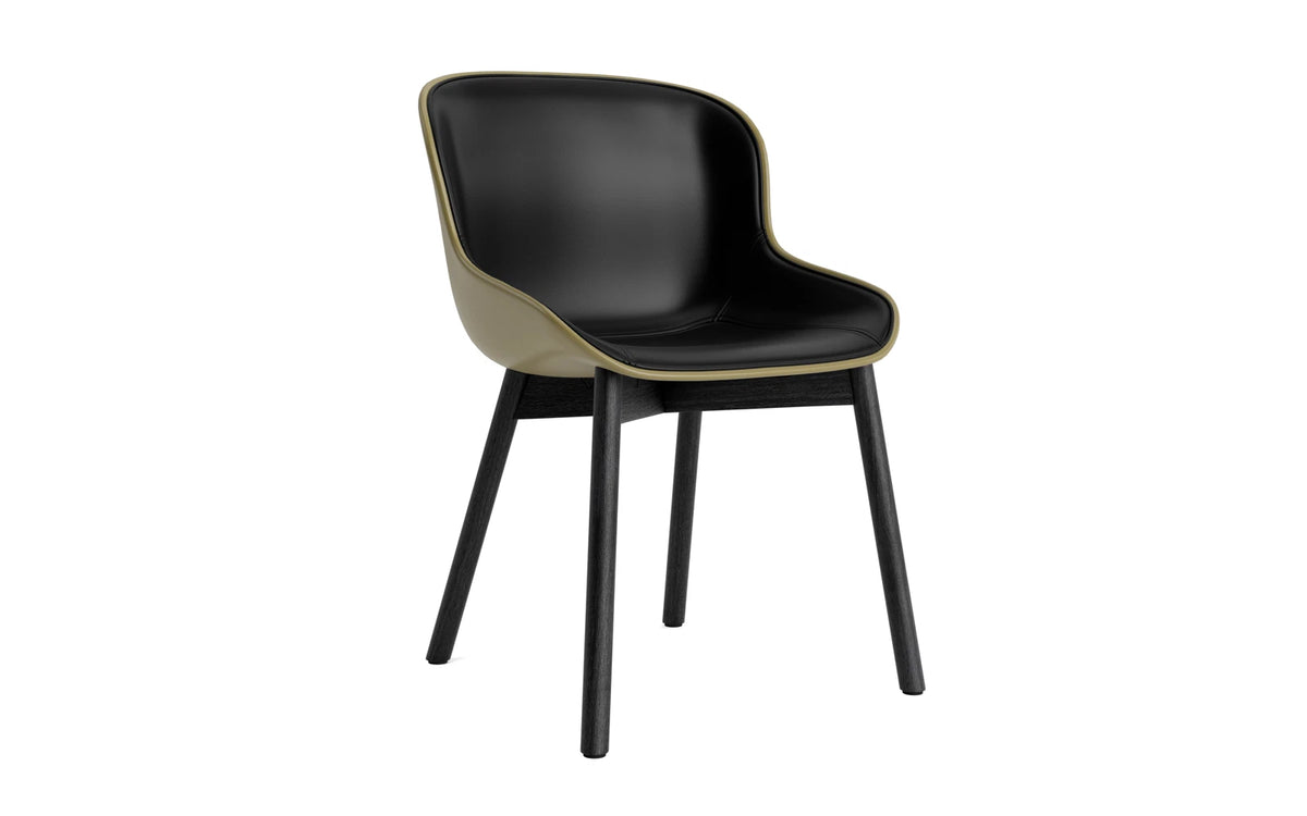 Hyg Stuhl Polster Schwarze Eiche Olive/Ultra in Ultra 41599 präsentiert im Onlineshop von KAQTU Design AG. Stuhl ist von Normann Copenhagen